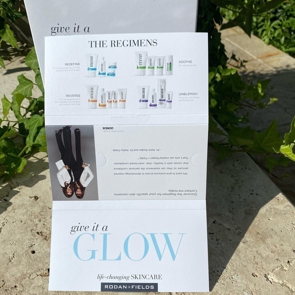 GIVE It A Glow Cards Rodan + Fields Intensive Renewing Serum Redefine lip serum - Picture 2 of 2